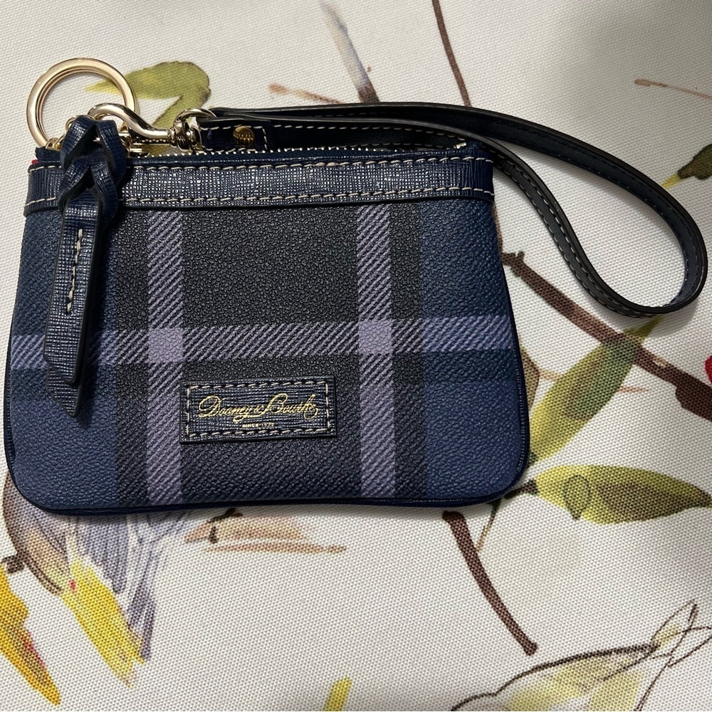 Dooney & Bourke Wristlet NWOT - Picture 5 of 11